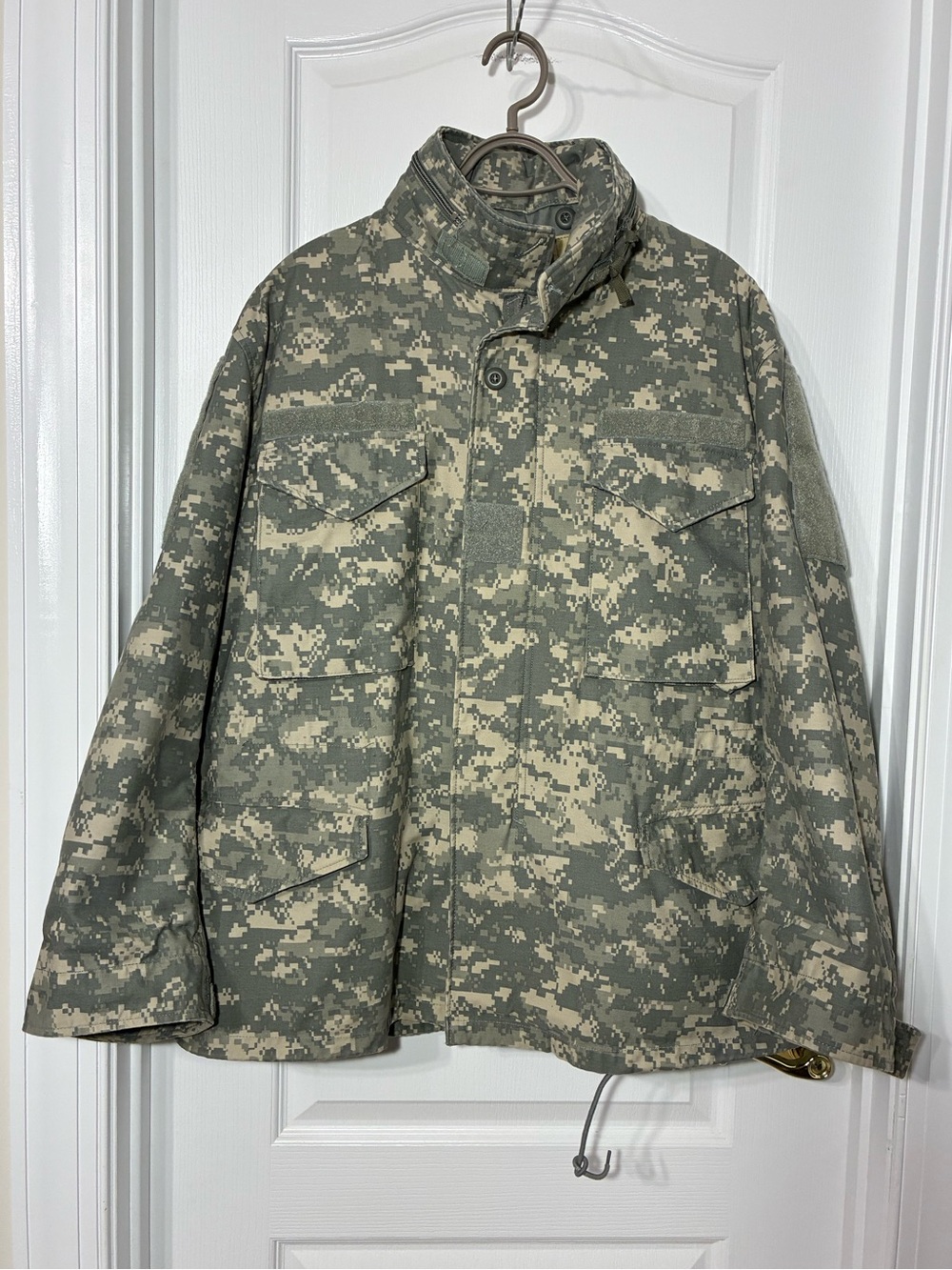 2006 Vintage US Military M-65 Digital Camo Cold Weather Field Coat Large Short